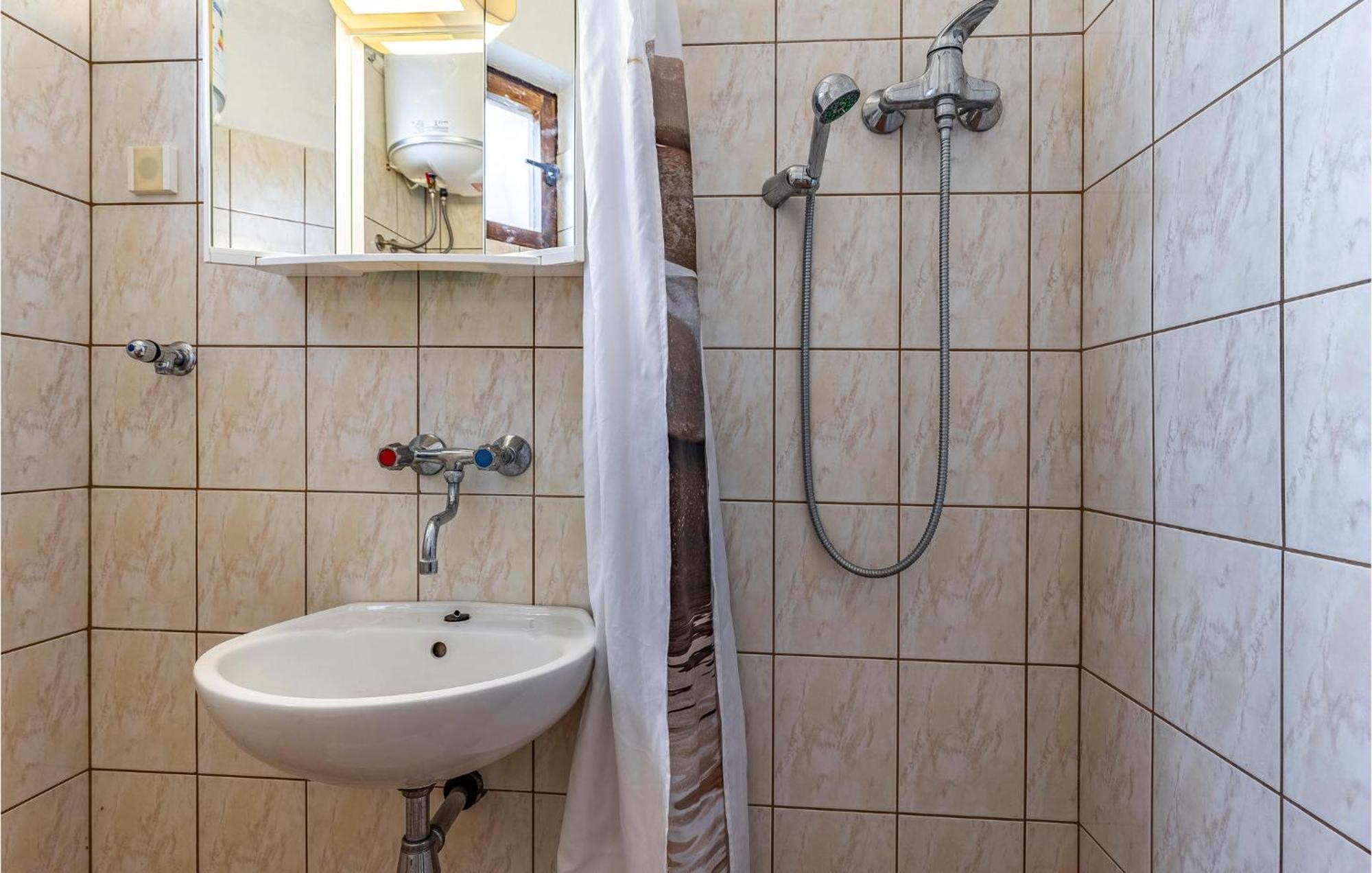 Nice Apartment In Pula With Kitchen 외부 사진