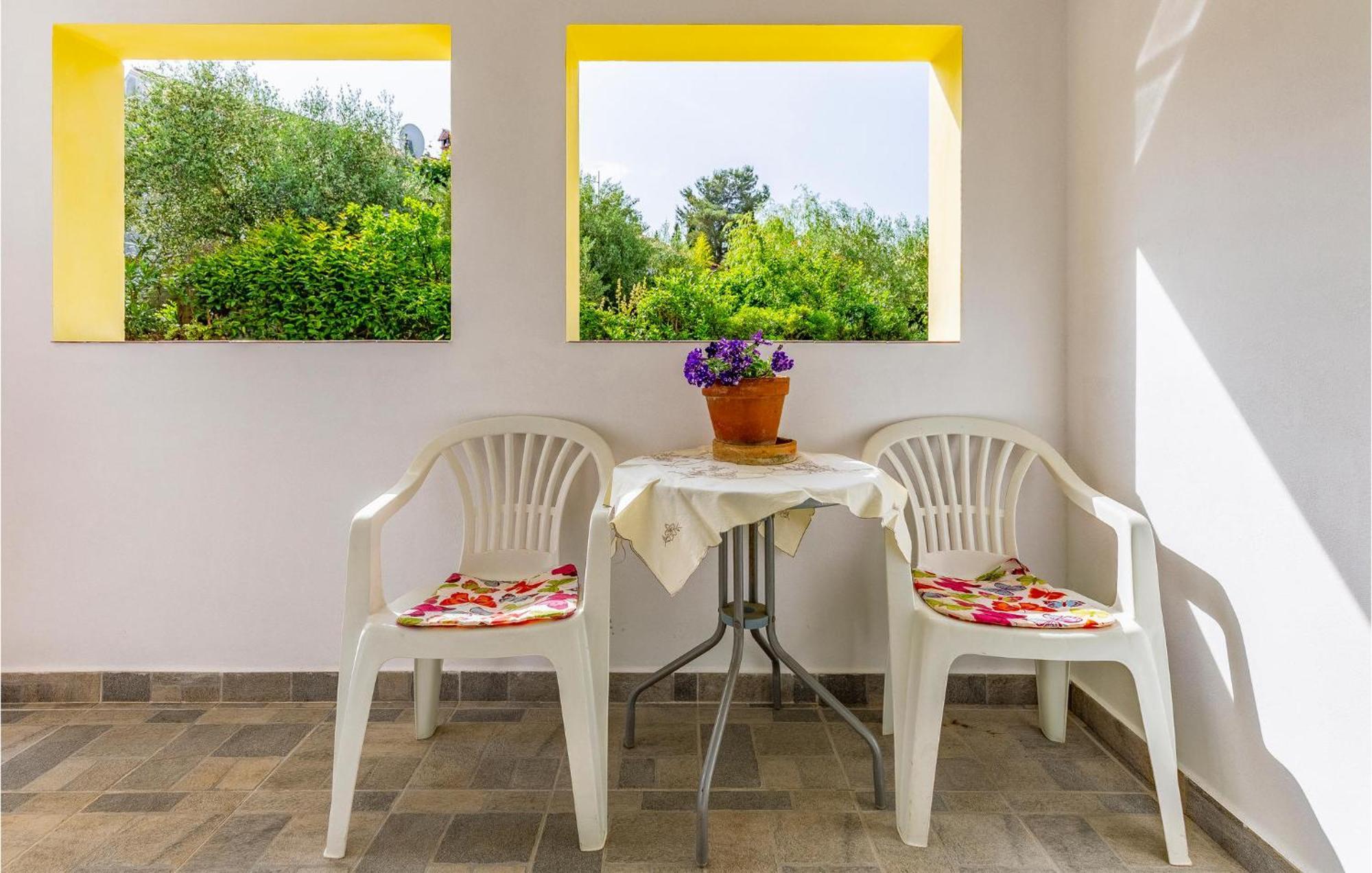 Nice Apartment In Pula With Kitchen 외부 사진