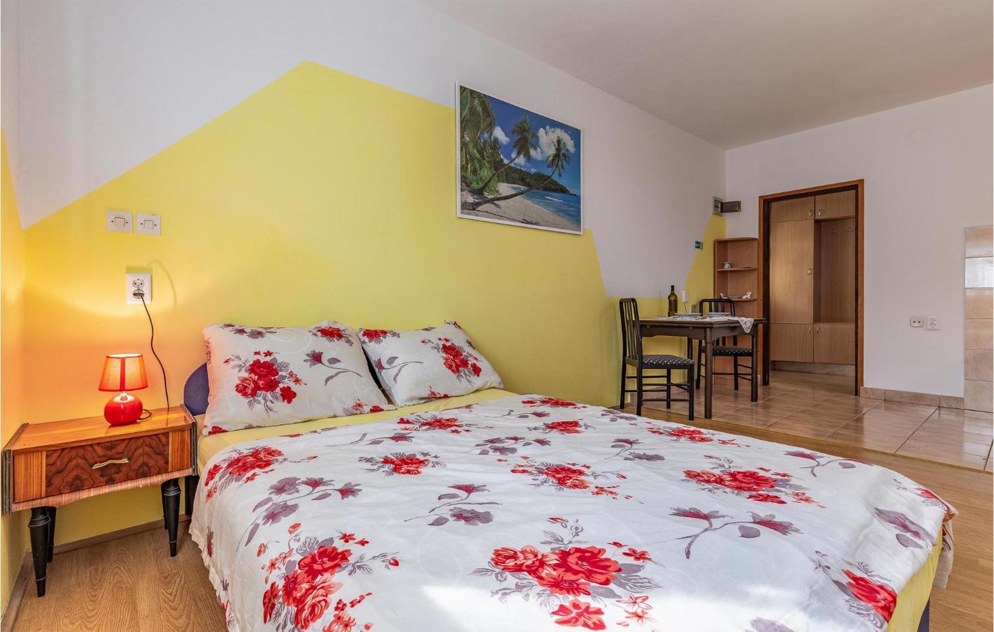 Nice Apartment In Pula With Kitchen 외부 사진