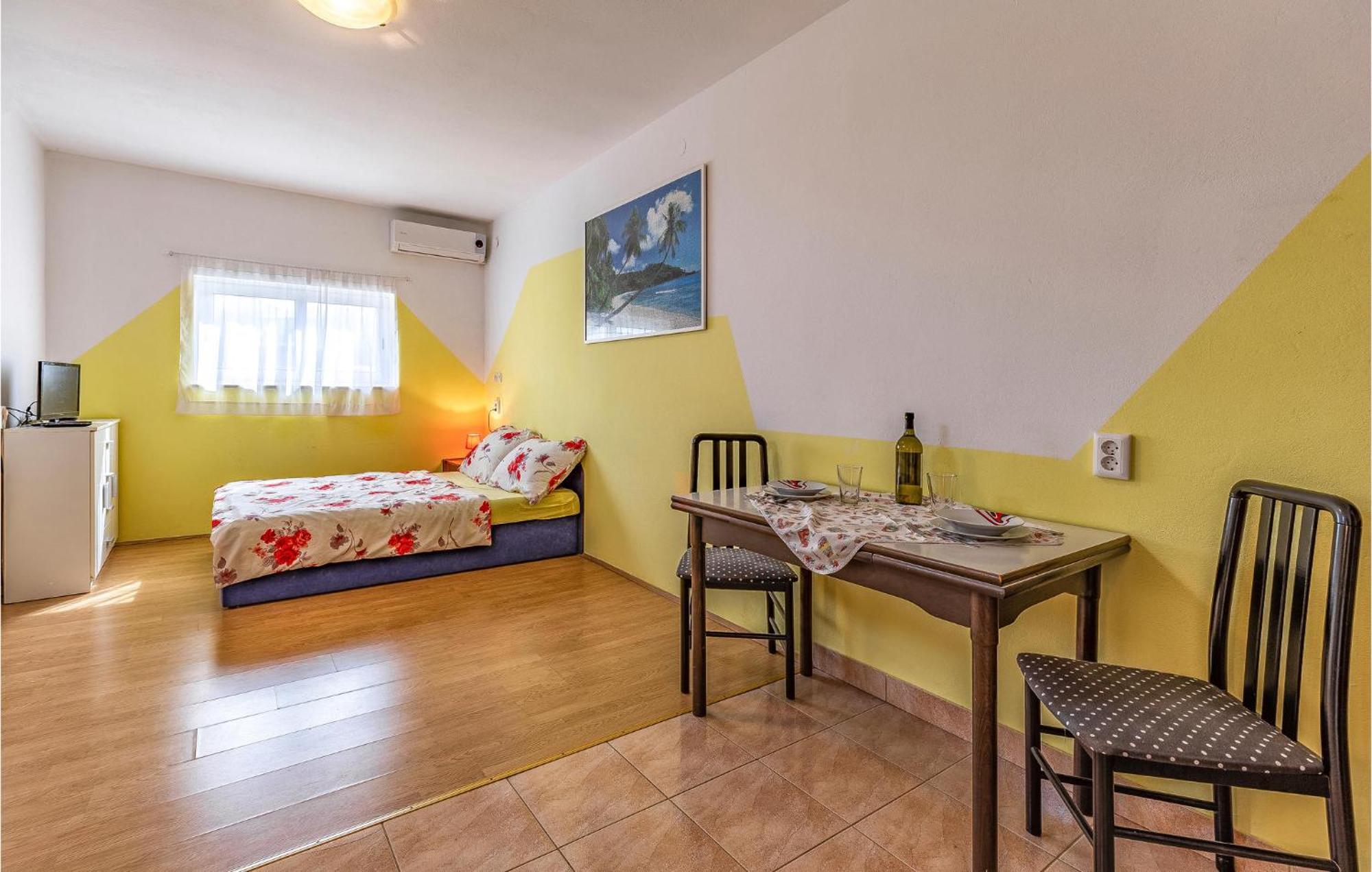 Nice Apartment In Pula With Kitchen 외부 사진